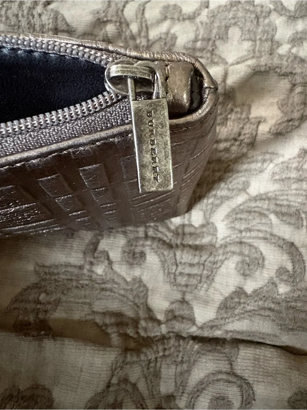 Burberry Metallic Gry/Sil Quilted LeatherZipPouch&BottegaVeneta LeatherCompactMi